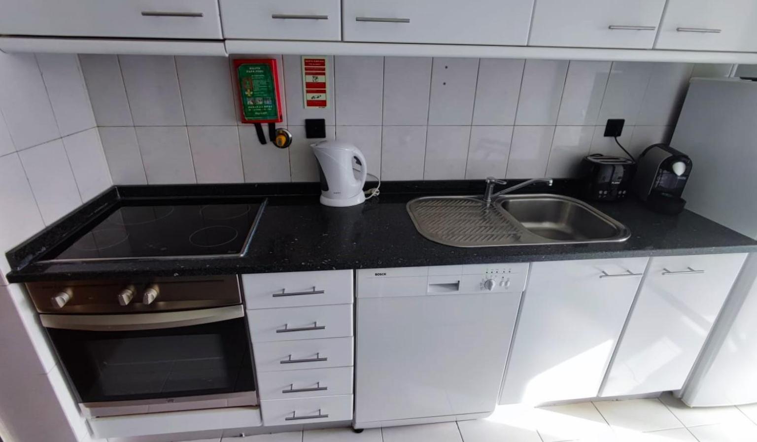 Metro Station Apartment *